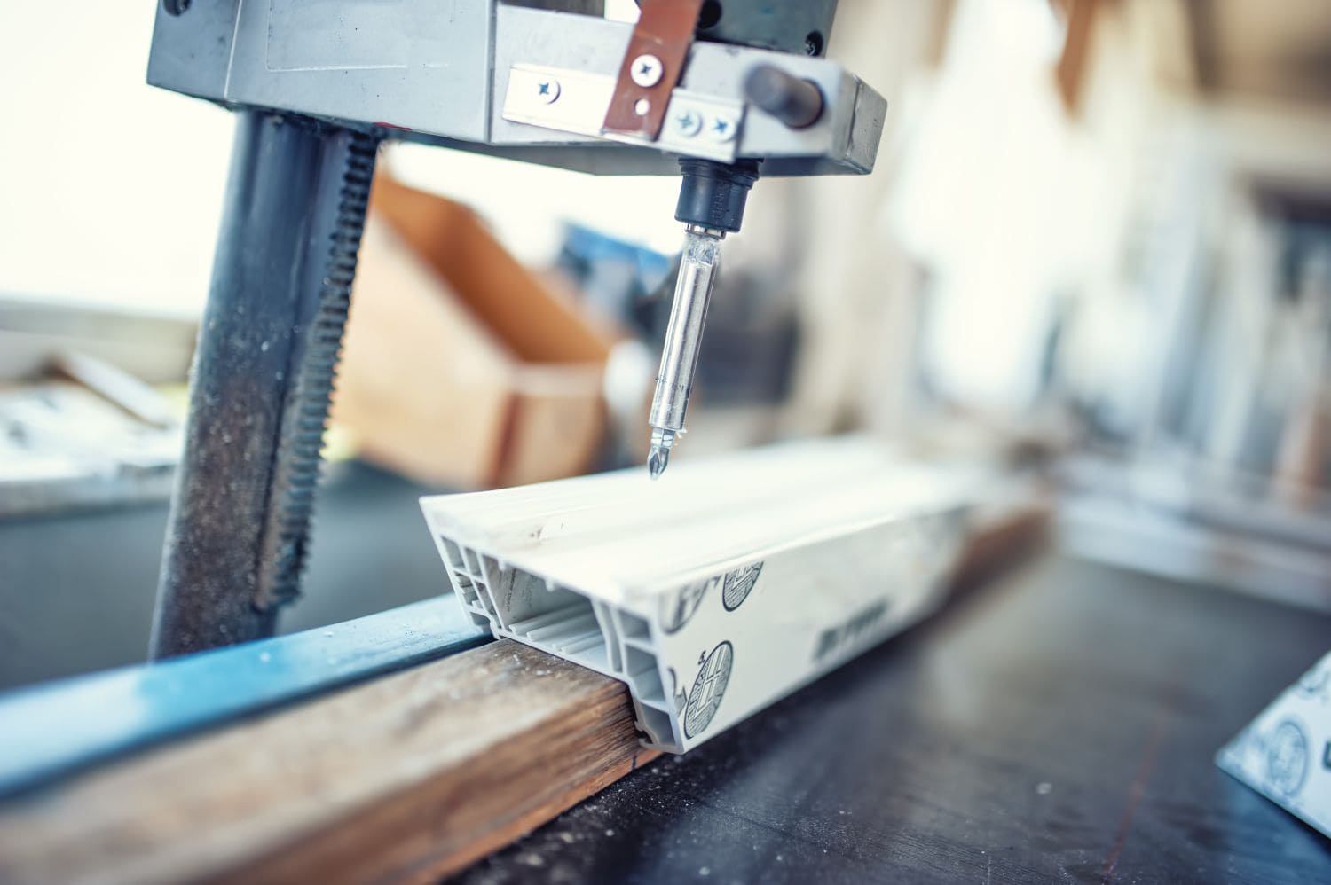 Best plastic extrusion manufacturer - featured image